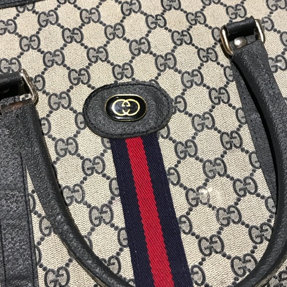 Gucci duffel bag. - Picture 3 of 7
